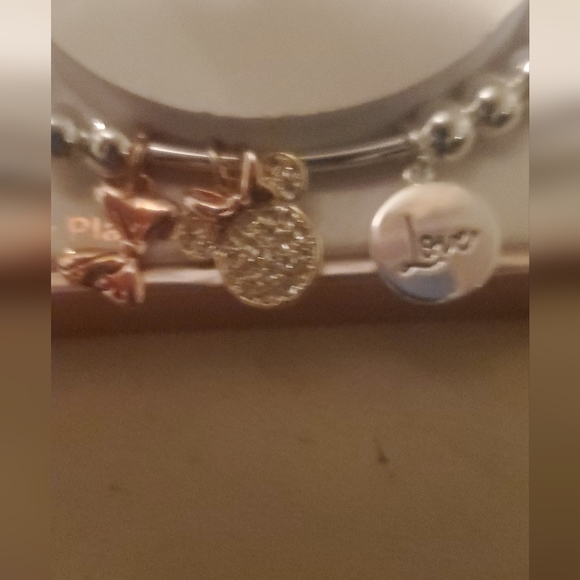 2 DISNEY BOX SETS - Picture 7 of 10